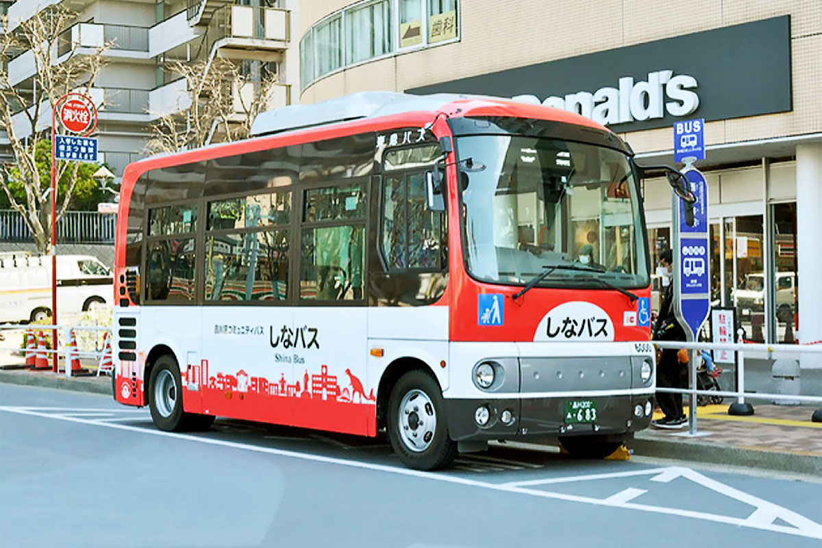 写真：しなバスの車両